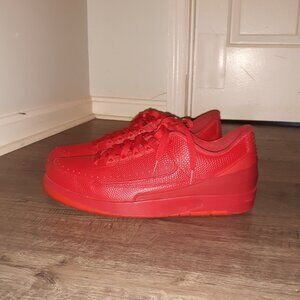 Men Jordan 2s Low all Red. 10.5